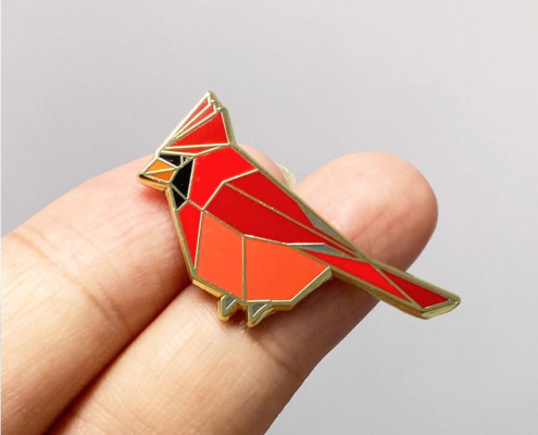 custom zinc alloy Cardinal bird lapel pins