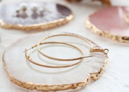 white agate stone jewelry display pad