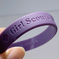 wholesale debossed logo girl scout silicone wristband